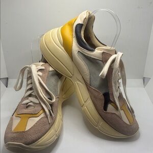 STEVE MADDEN CHUNHY SOLE WOMANS SUEDE PATCHWORK DESIGN SIZE 10